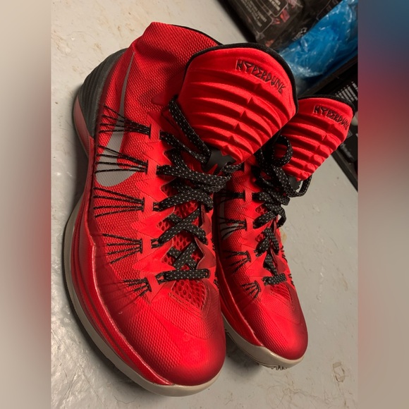 Men's Nike Hyperdunk 2013, red/black in colour, size 9 - Picture 7 of 7